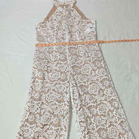 NWT Julia Jordan Knot Neck Halter Lace Ivory / Nude Jumpsuit Size 14. - Picture 9 of 15